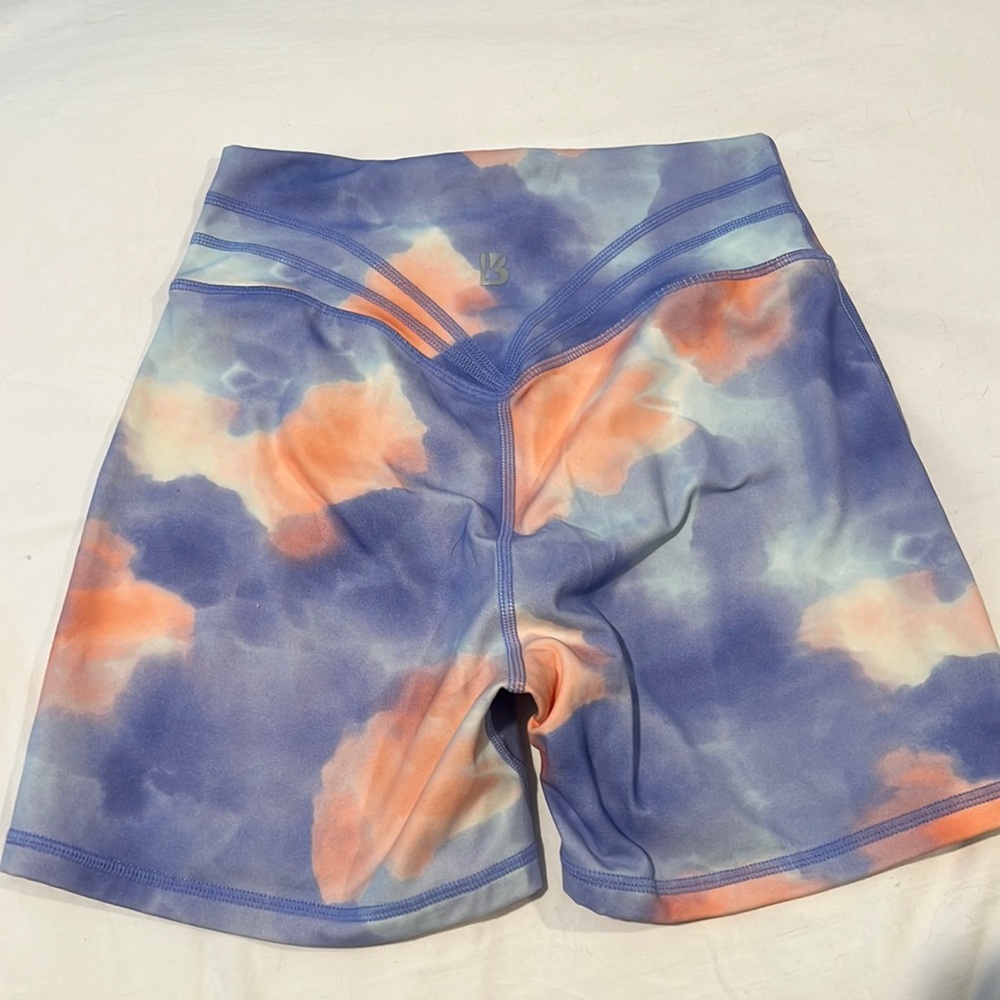 Buffbunny Legacy Short, size Small